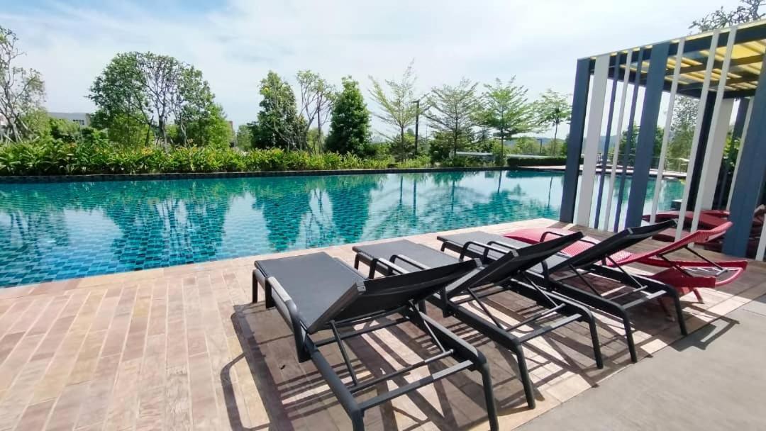 Theolive Family Suite @Klia By Honey Homestay 雪邦 外观 照片